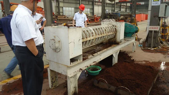 Disidratatore con pressa a vite per rifiuti alimentari direttamente in fabbrica